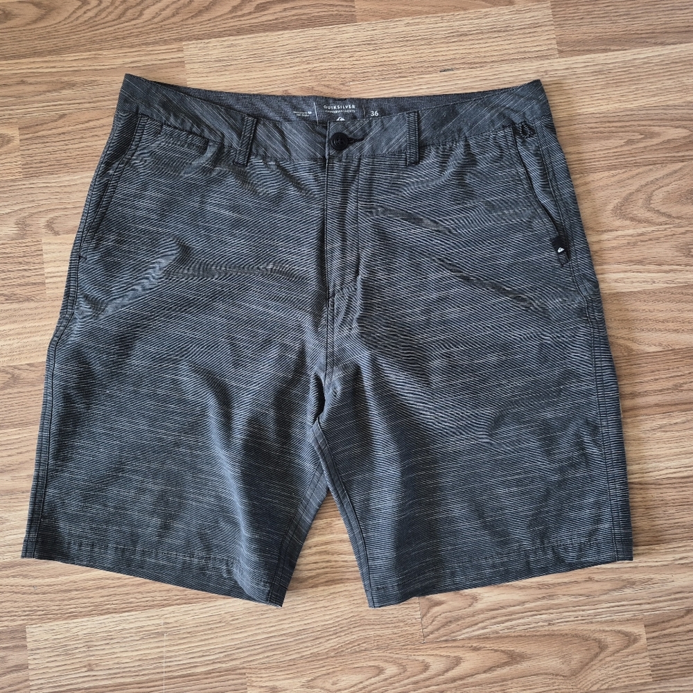 Quicksilver Men's Grey Shorts